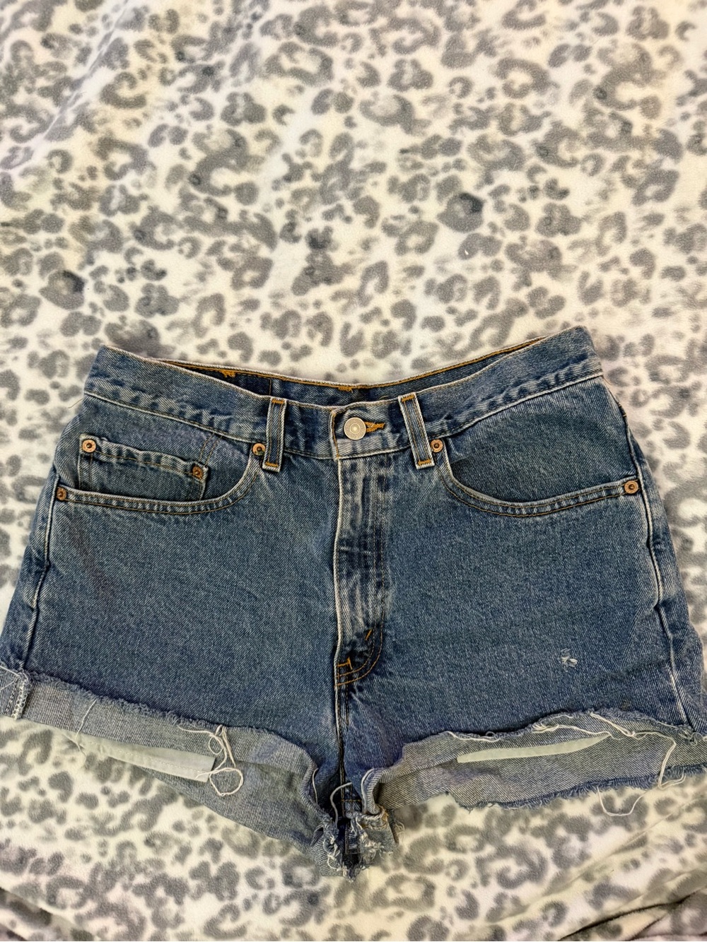 Vintage Levi’s 550 Cutoff Denim Shorts W32